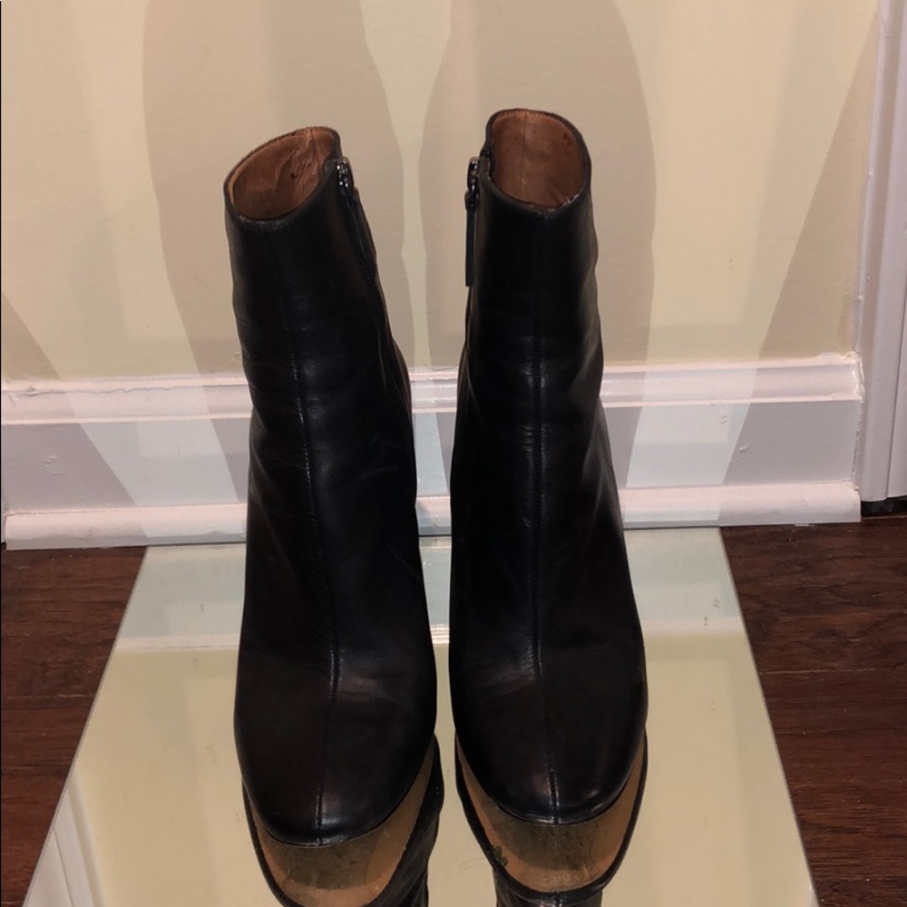 Women’s booties